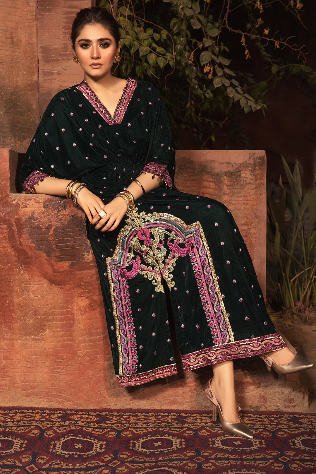 1 Piece - Embroidered Velvet Kaaftan L0289 - Image 3