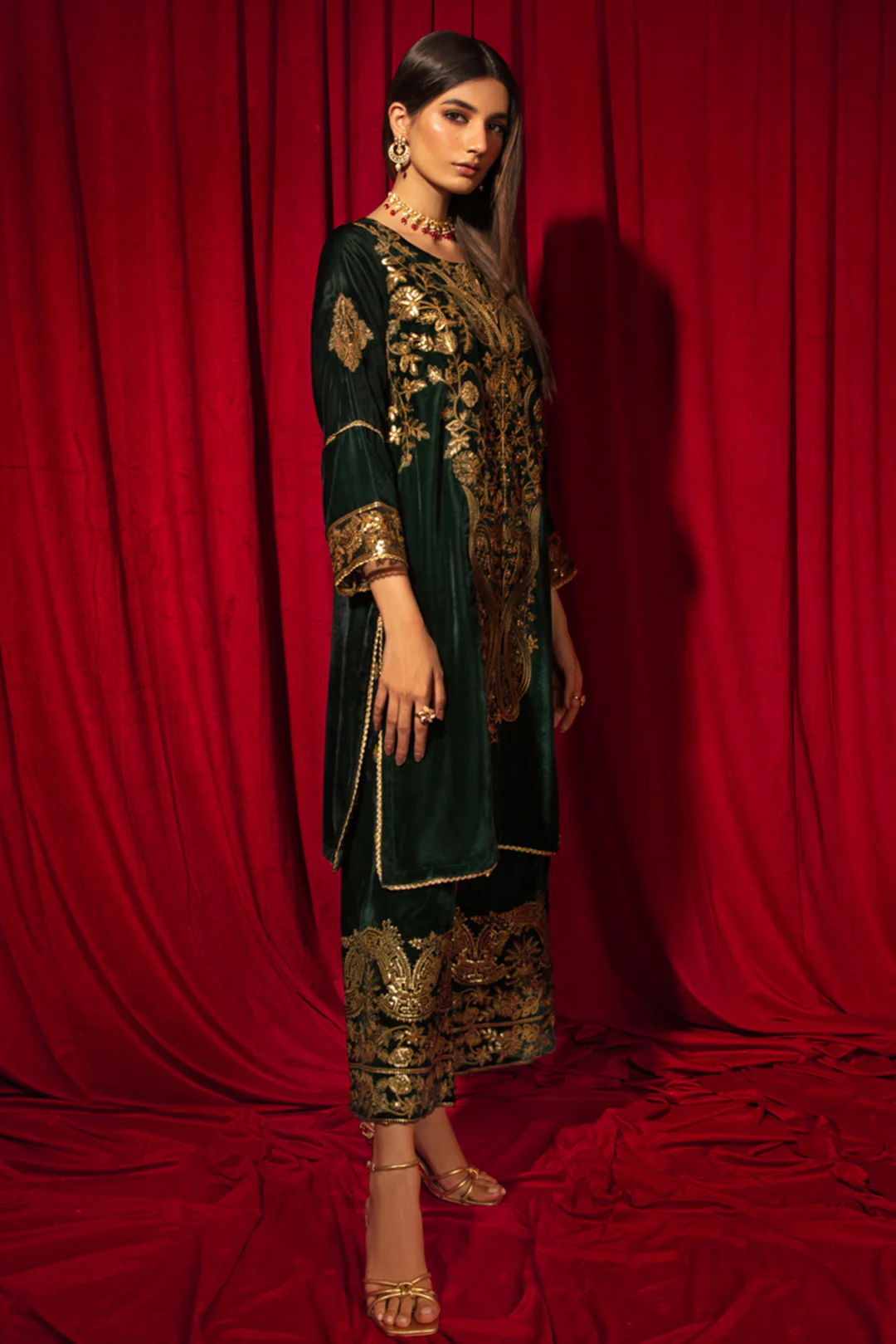 2 Piece - Embroidered Velvet Suit V1004 - Image 3