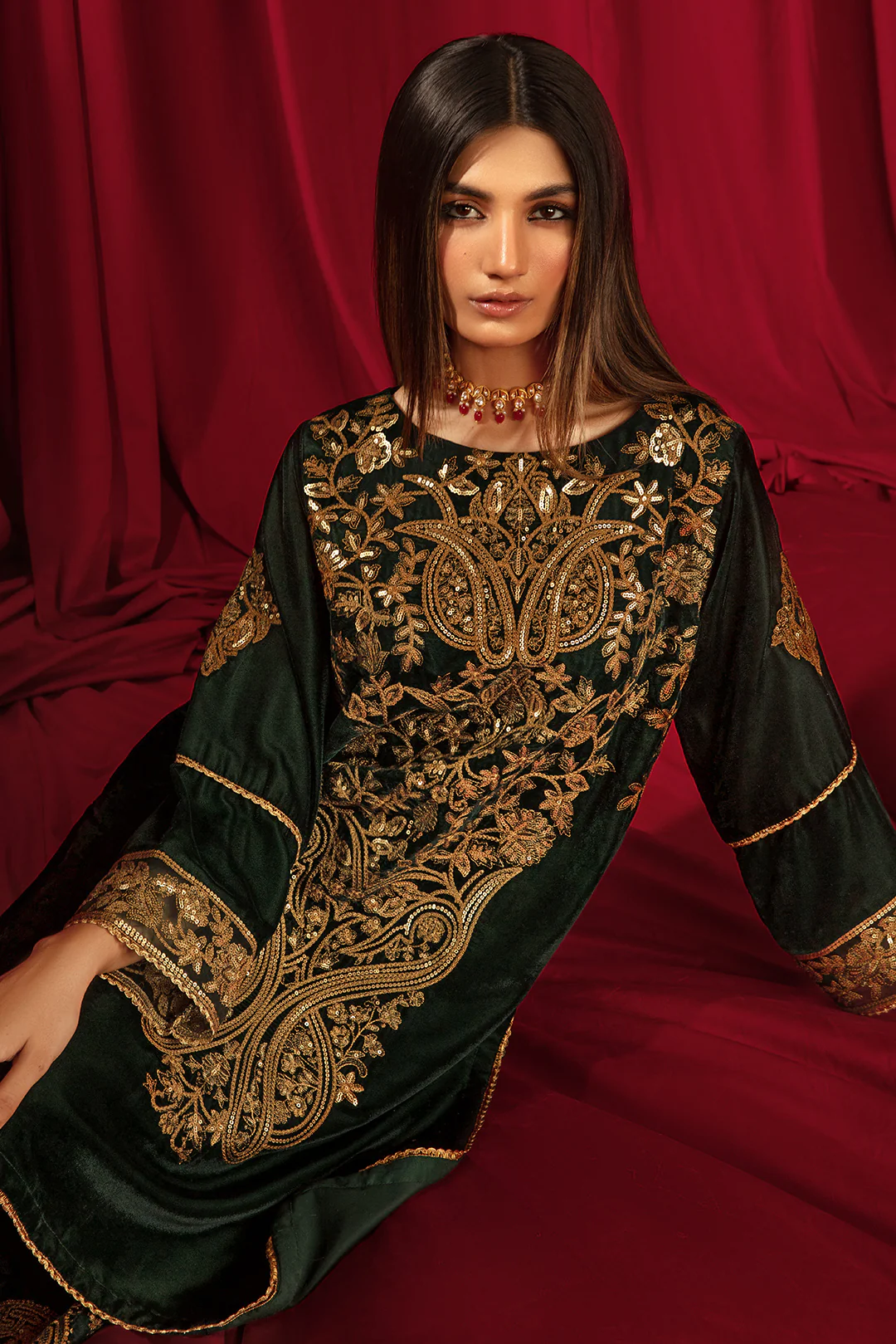 2 Piece - Embroidered Velvet Suit V1004 - Image 4