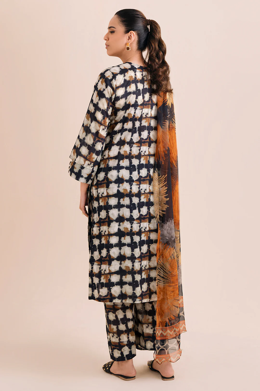 3 Piece - Digital Printed Lawn  Suit P1124 - Image 3